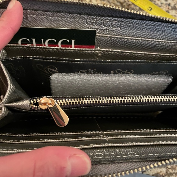 New blue denim wallet in perfect condition. Plenty of space for credit cards. - Picture 5 of 6